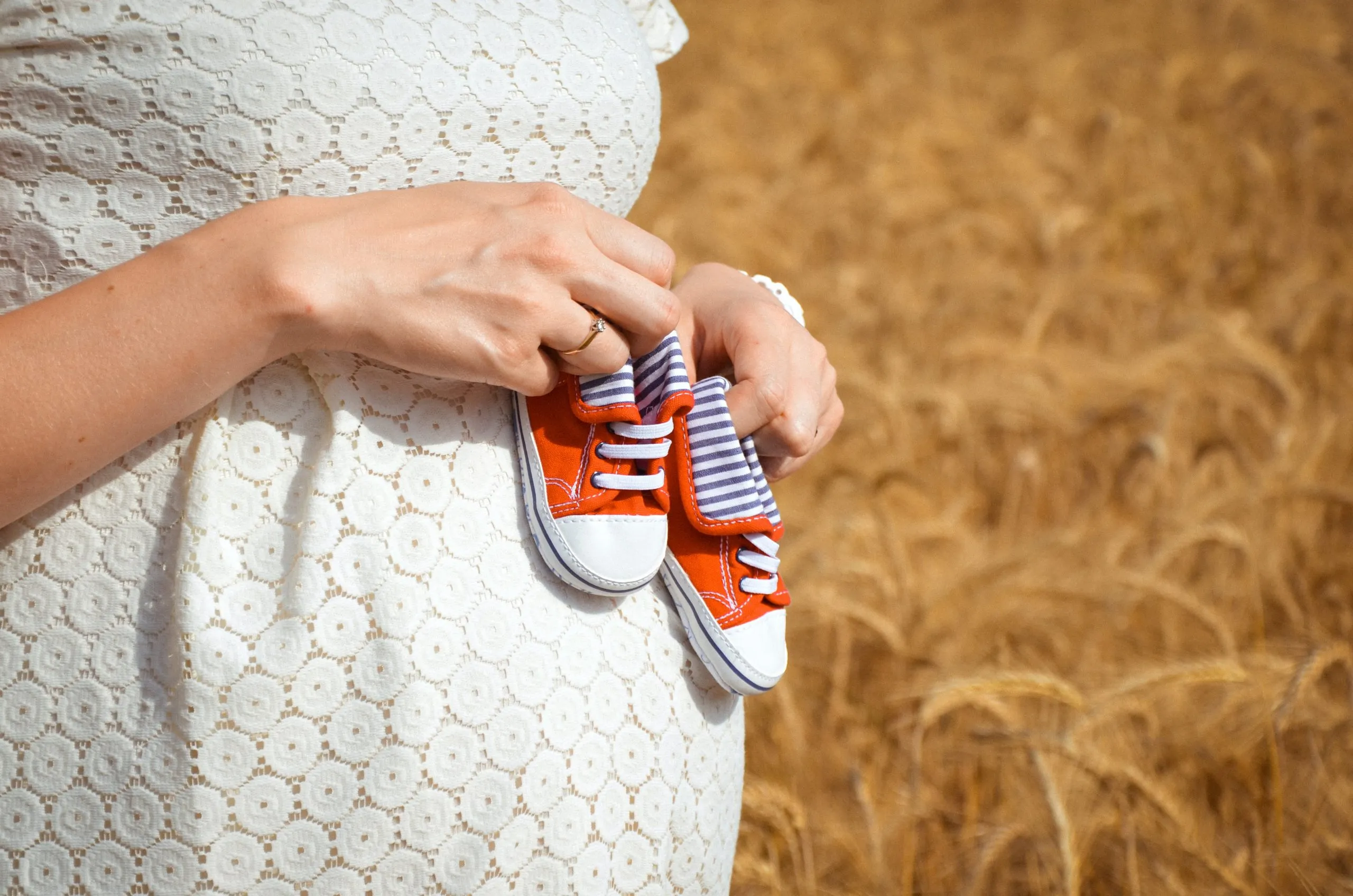 The Pros & Cons of Cord Blood Banking for Parents